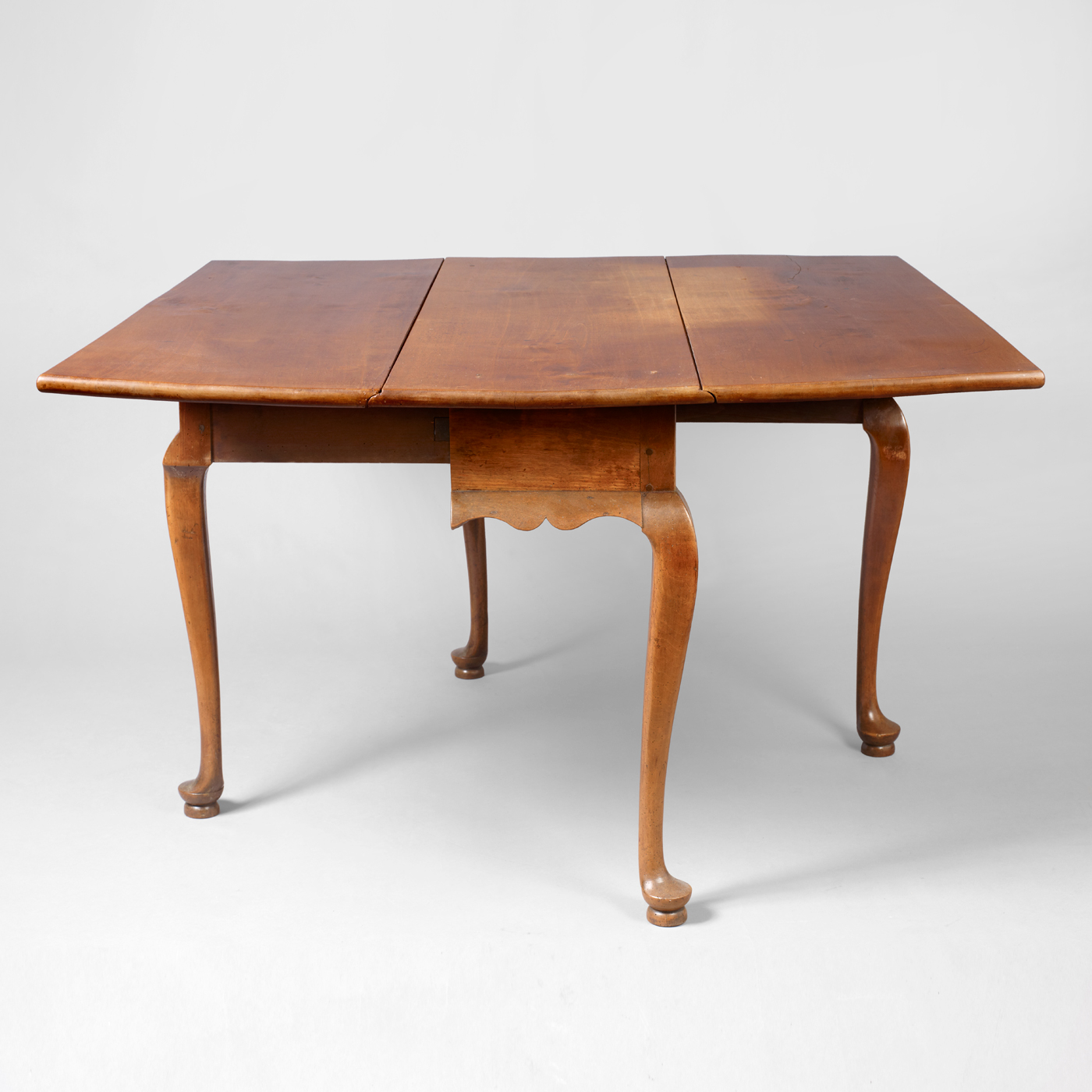 Queen Anne Drop Leaf Dining Table • Jeffrey Tillou Antiques